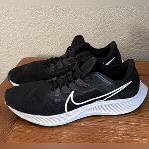Nike Mens Air Zoom Pegasus 38 SZ 9.5M Running Workout Exercise